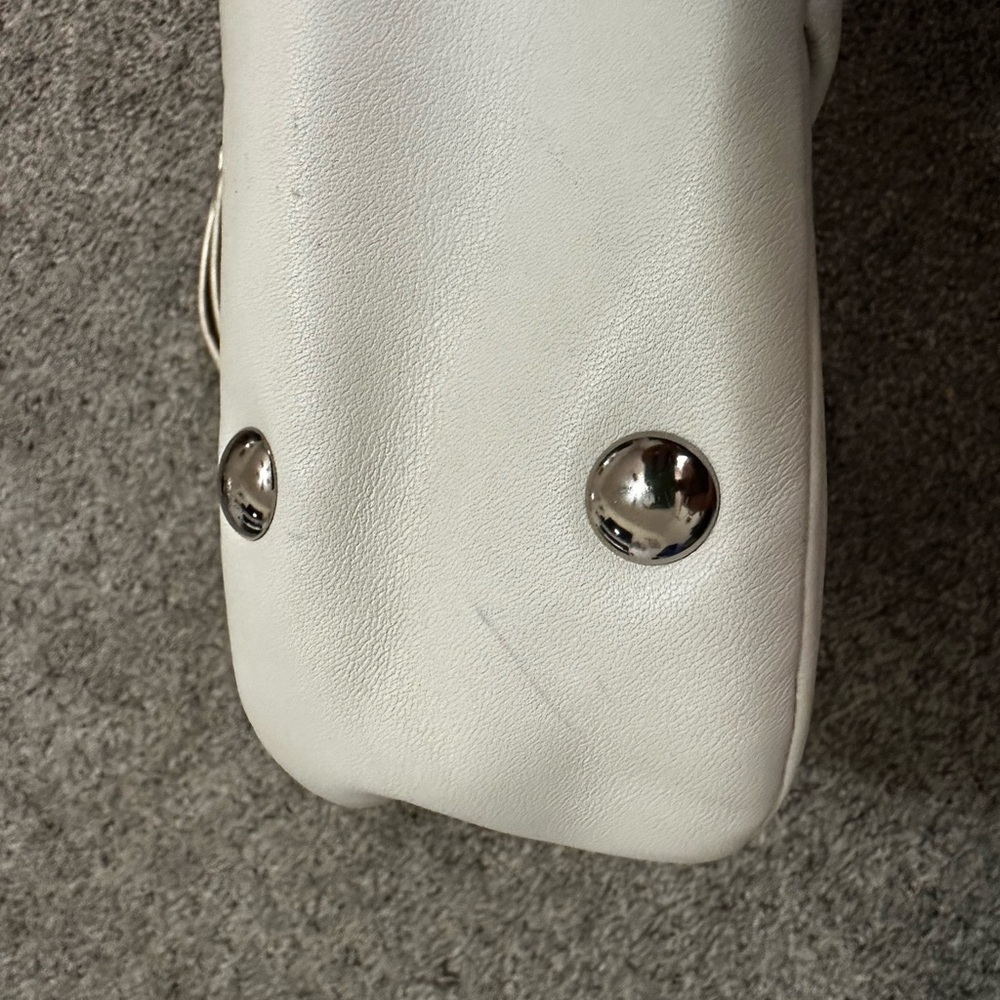 Coach | Soho East West Leather Shoulder Bag White/Gold – Style M1159-F18751 - Picture 10 of 16